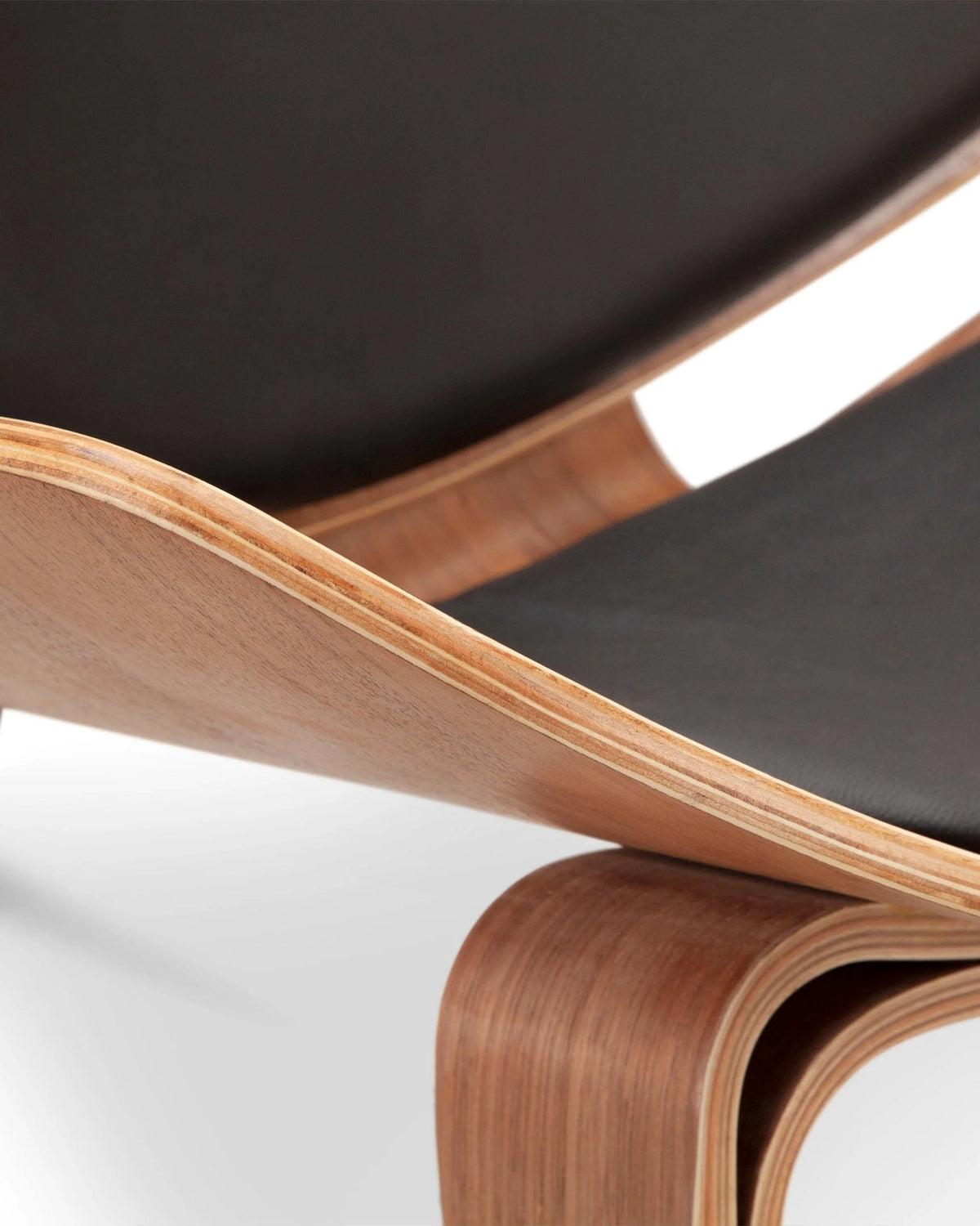 Arc 07™ shell lounge chair | walnut leather - chairs 07 | madorne