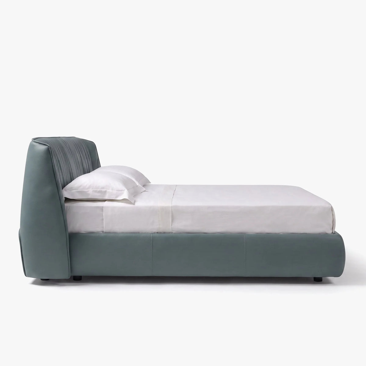 Arche Winged Leather Bed Frame – detail view 5