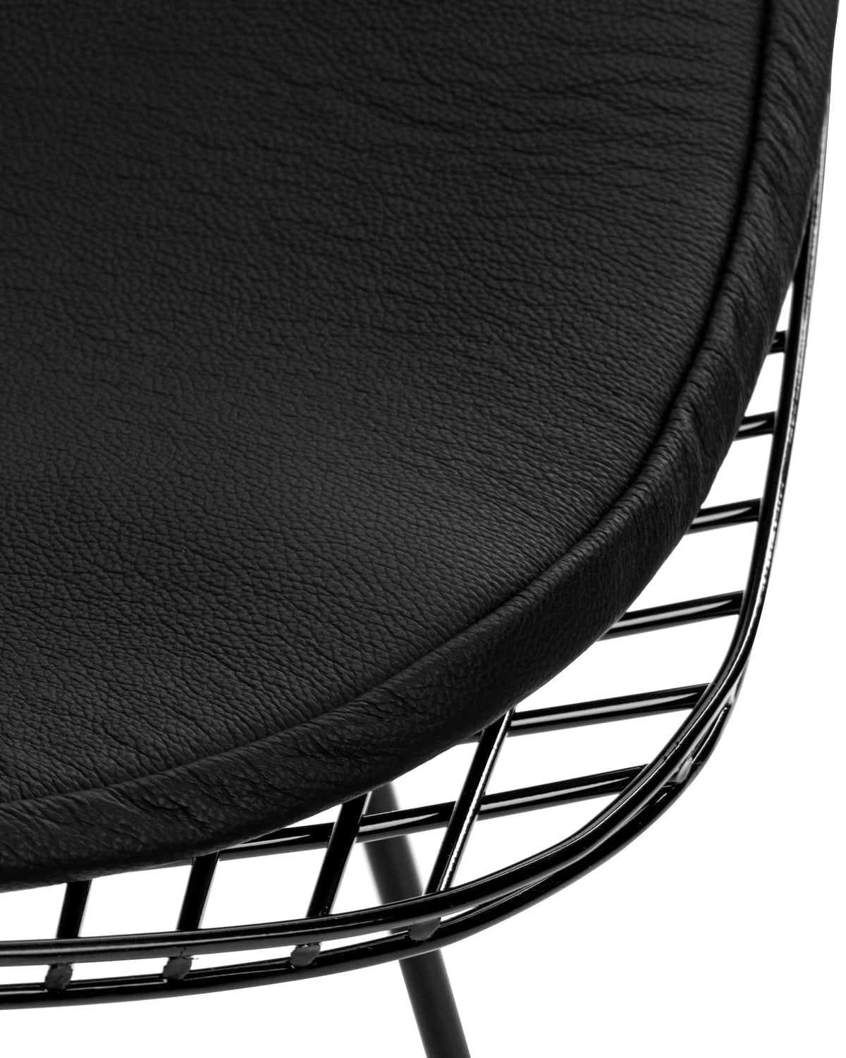 Berta Steel 52™ Lounge Chair | Black