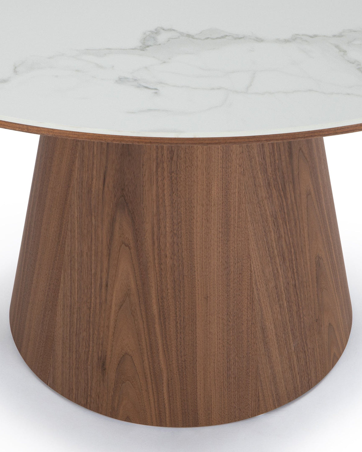 Cela™ dining table 47in - tables cela | madorne