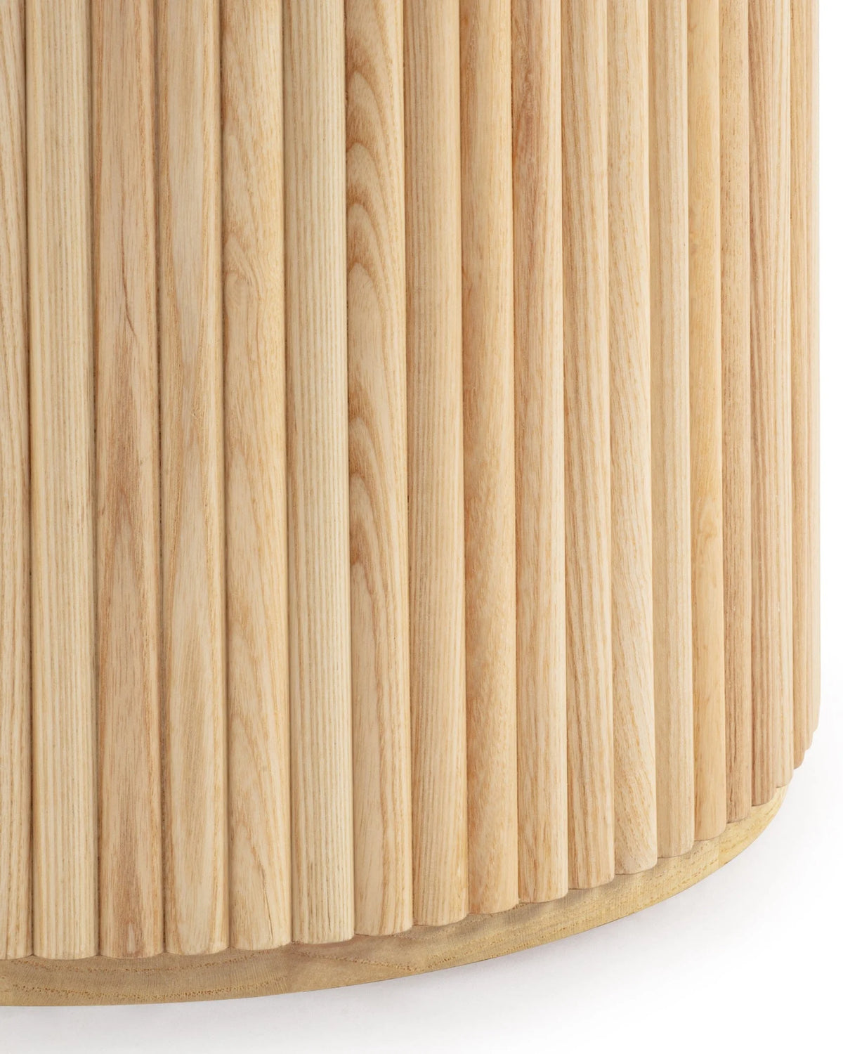 Deca 51™ round dining table | walnut veneer - tables 51 | designer | madorne