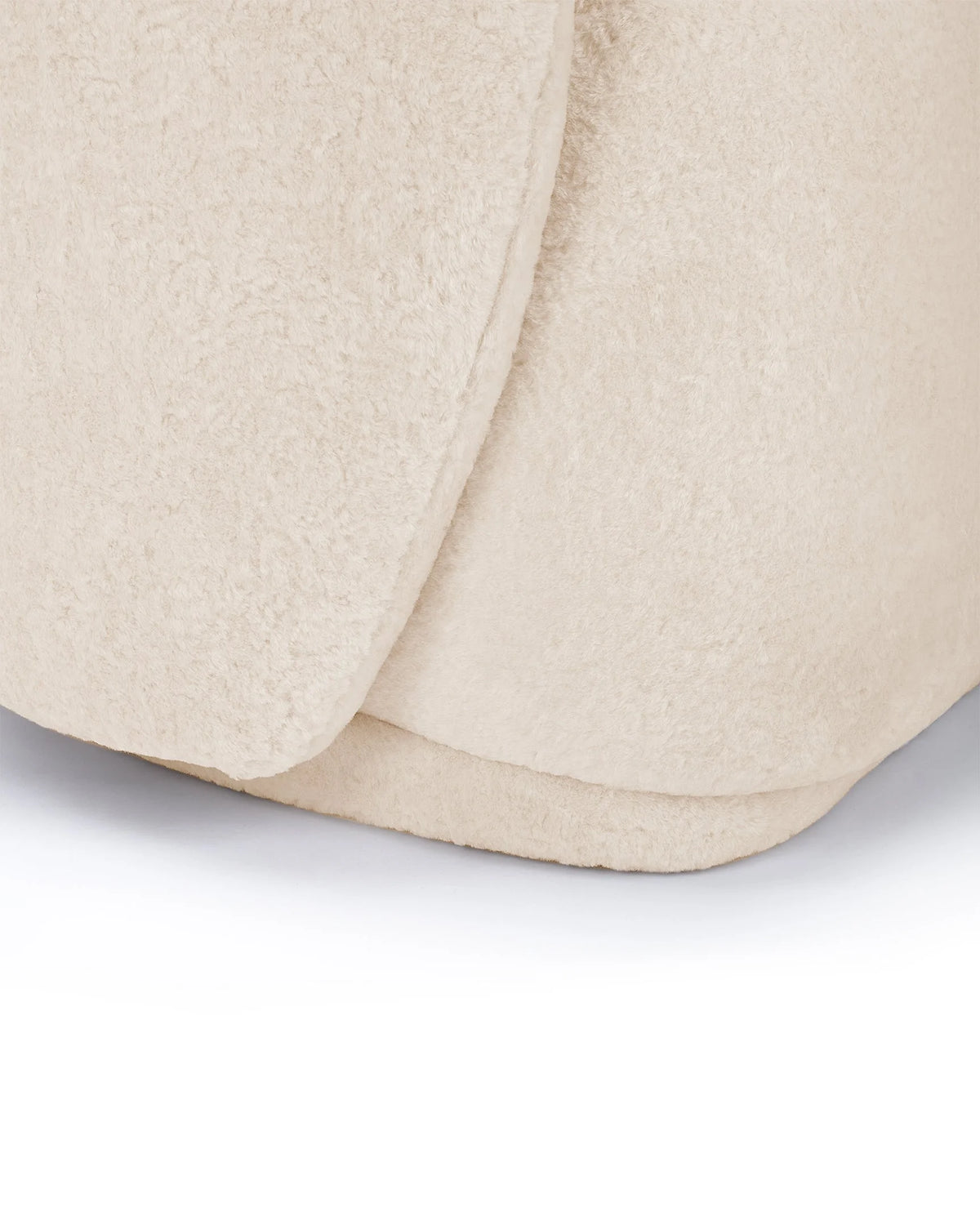 Essa wing™ lounge chair | sculptural upholstery - chairs wing | designer | madorne