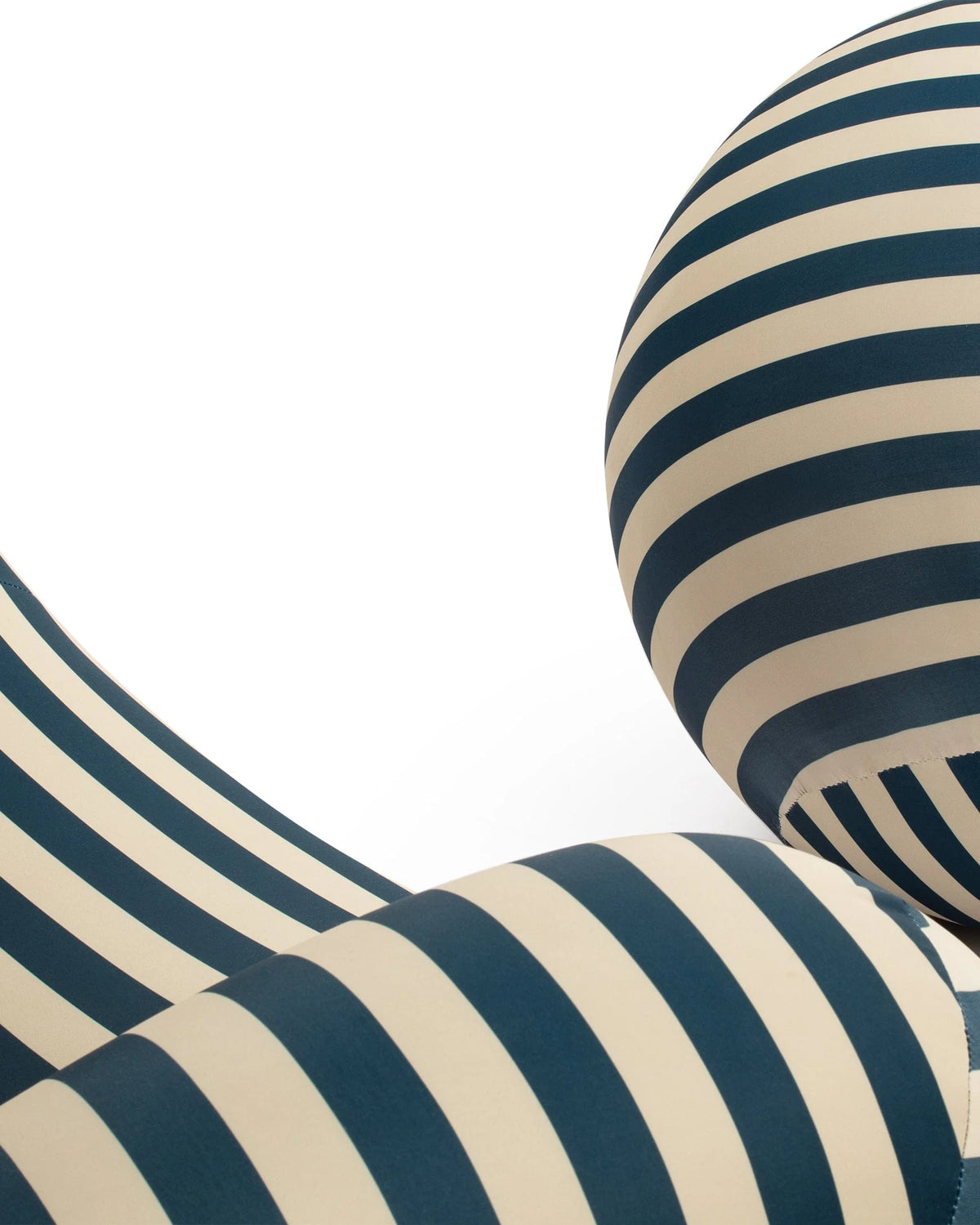Forma up 69™ lounge chair | sculpted foam - chairs 69 | madorne