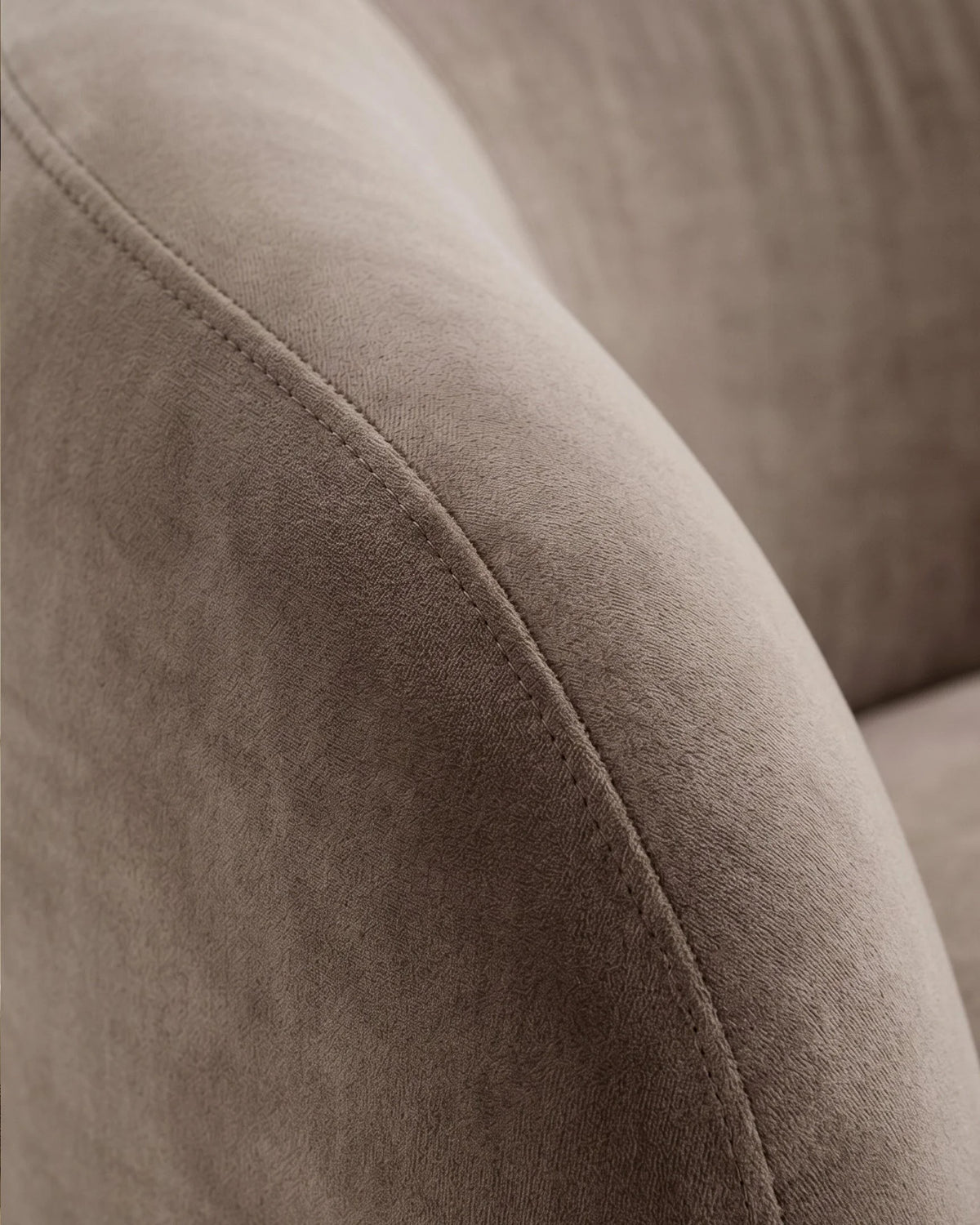 Jolie 18™ curved sofa | three seater - 3 seaters julep-inspired by jonas wagell | madorne