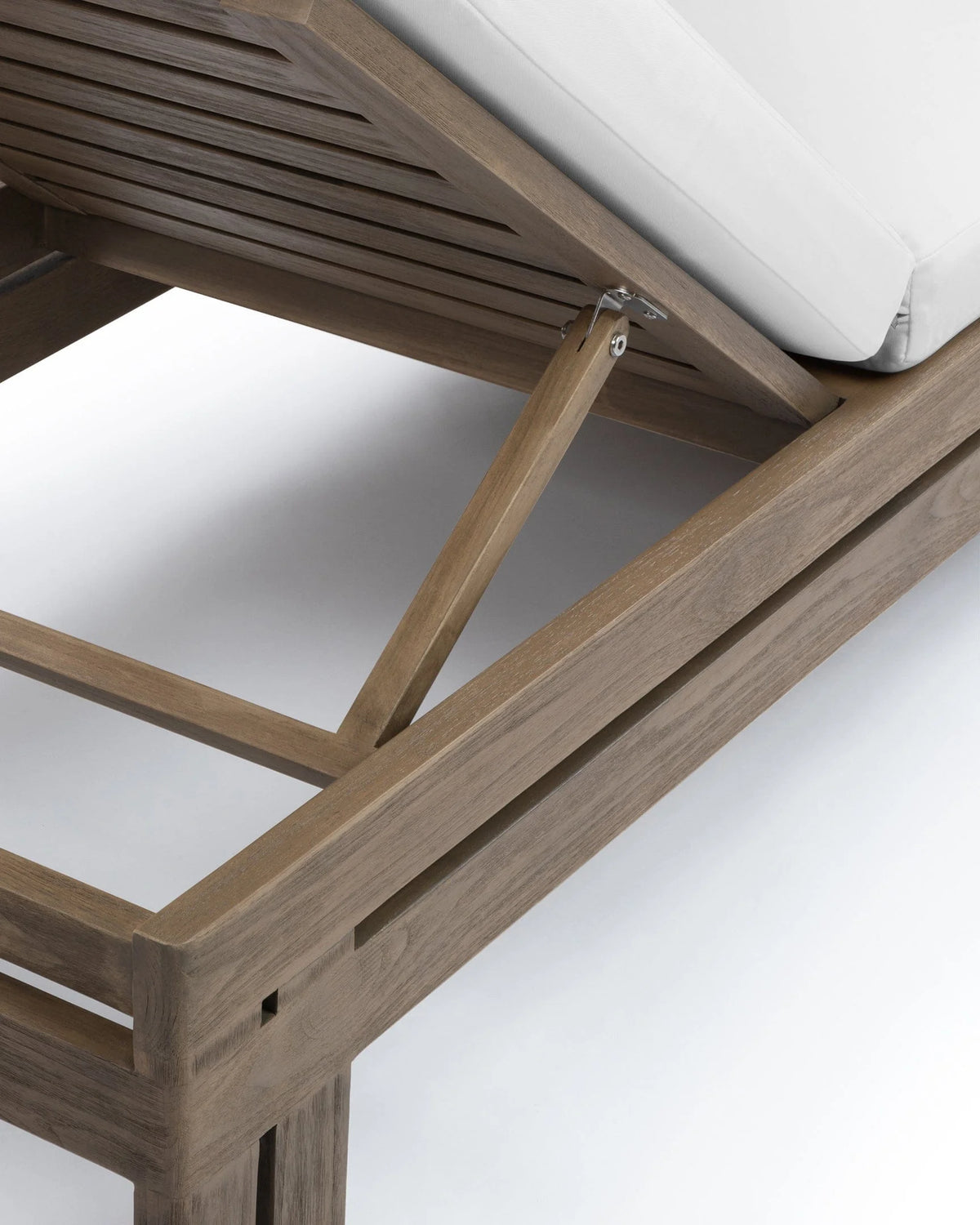 Luso™ outdoor lounger | teak and quick-dry cushion - lounge chairs luso | madorne
