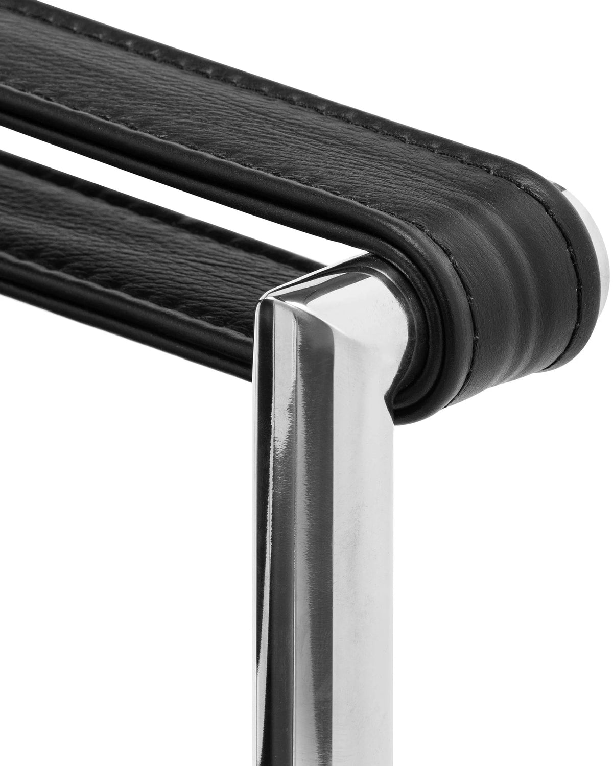 Modulor petit 28™ lounge chair | tubular steel - chairs 28 | madorne