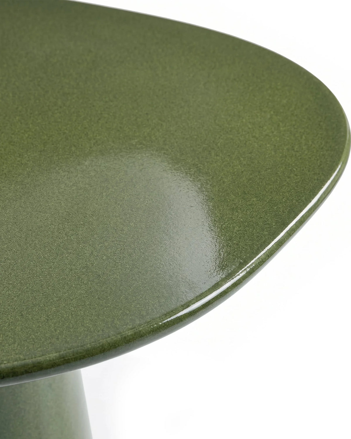 Omera 21™ dining table | high-gloss pedestal - tables 21 inspired by allure o’ | madorne