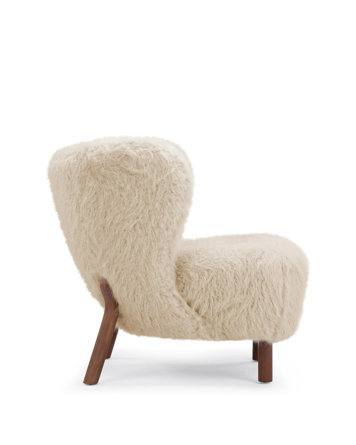 Petral 38™ lounge chair | winged back - chairs 38 | designer | madorne