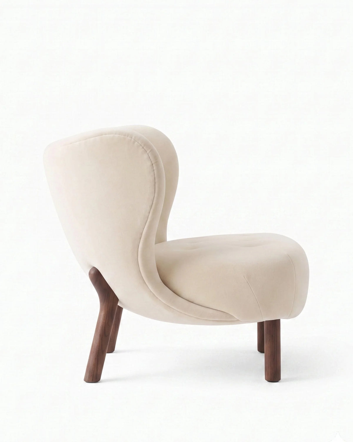 Petral 38™ lounge chair | winged back - chairs 38 | designer | madorne