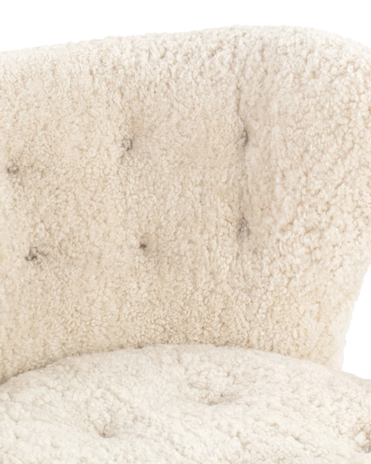 Petral 38™ lounge chair | winged back - chairs 38 | designer | madorne