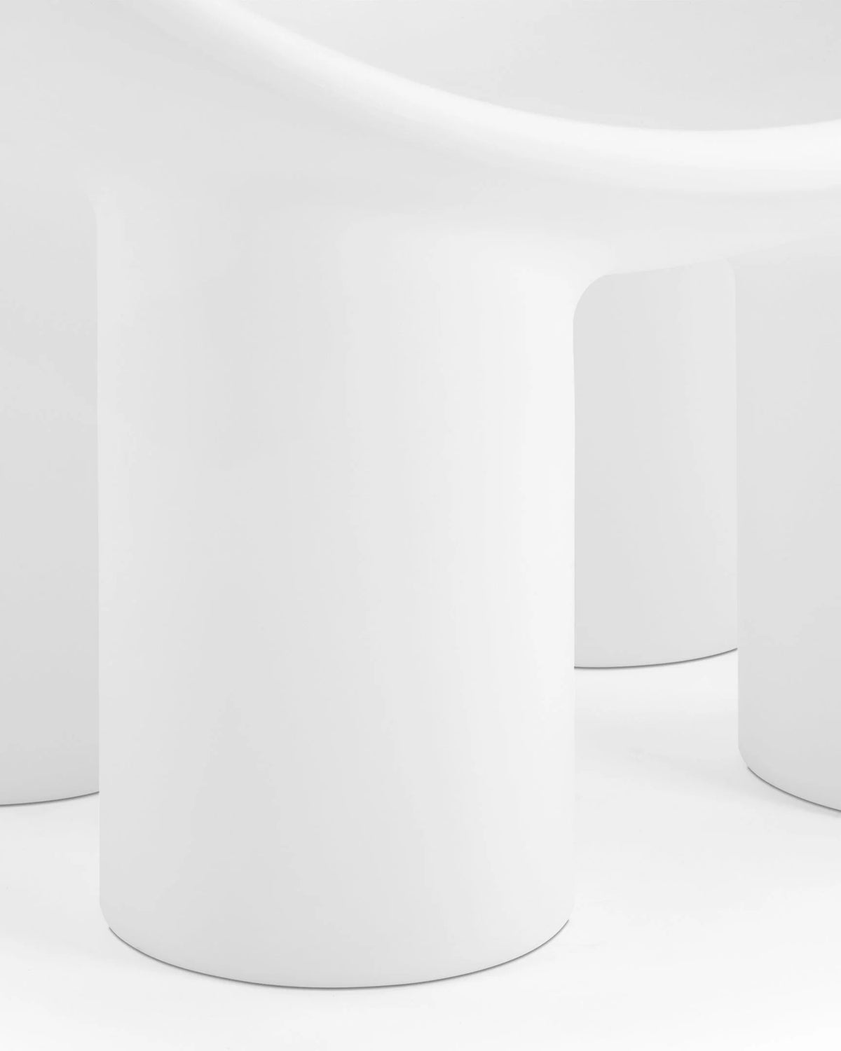Roly 14™ outdoor chair | molded shell - dining chairs 14 | madorne