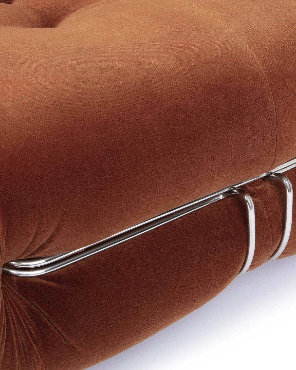 Soria 69™ lounge chair | sculptural upholstery - chairs soriana-inspired by scarpa | madorne