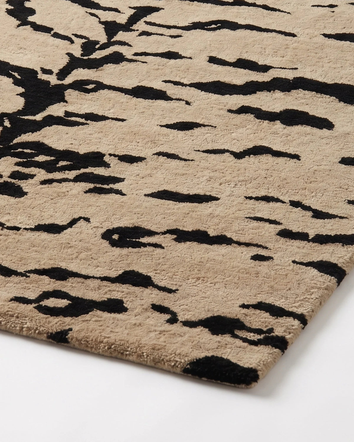 Tigris™ Wool Rug | Sand and Black