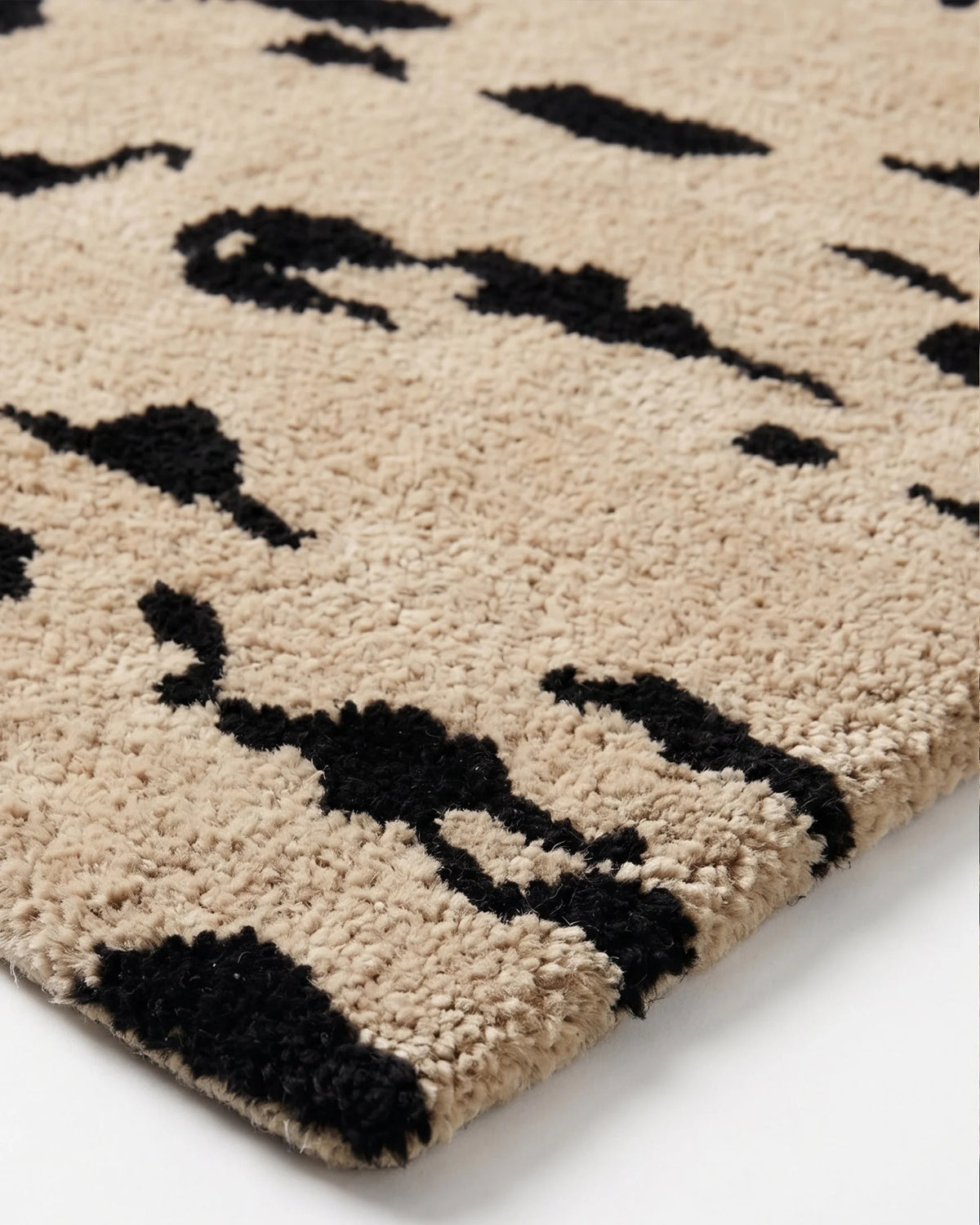 Tigris™ Wool Rug | Sand and Black