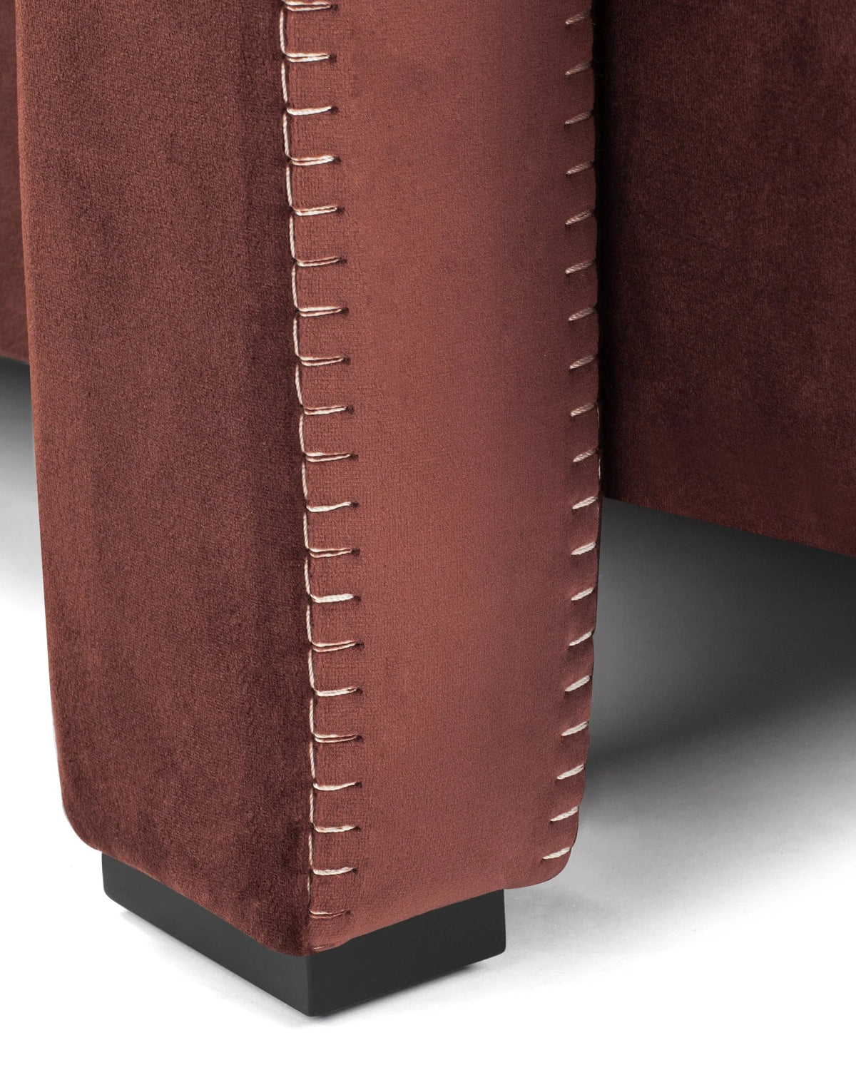 Utra 35™ lounge chair | geometric arms - chairs 35 | madorne