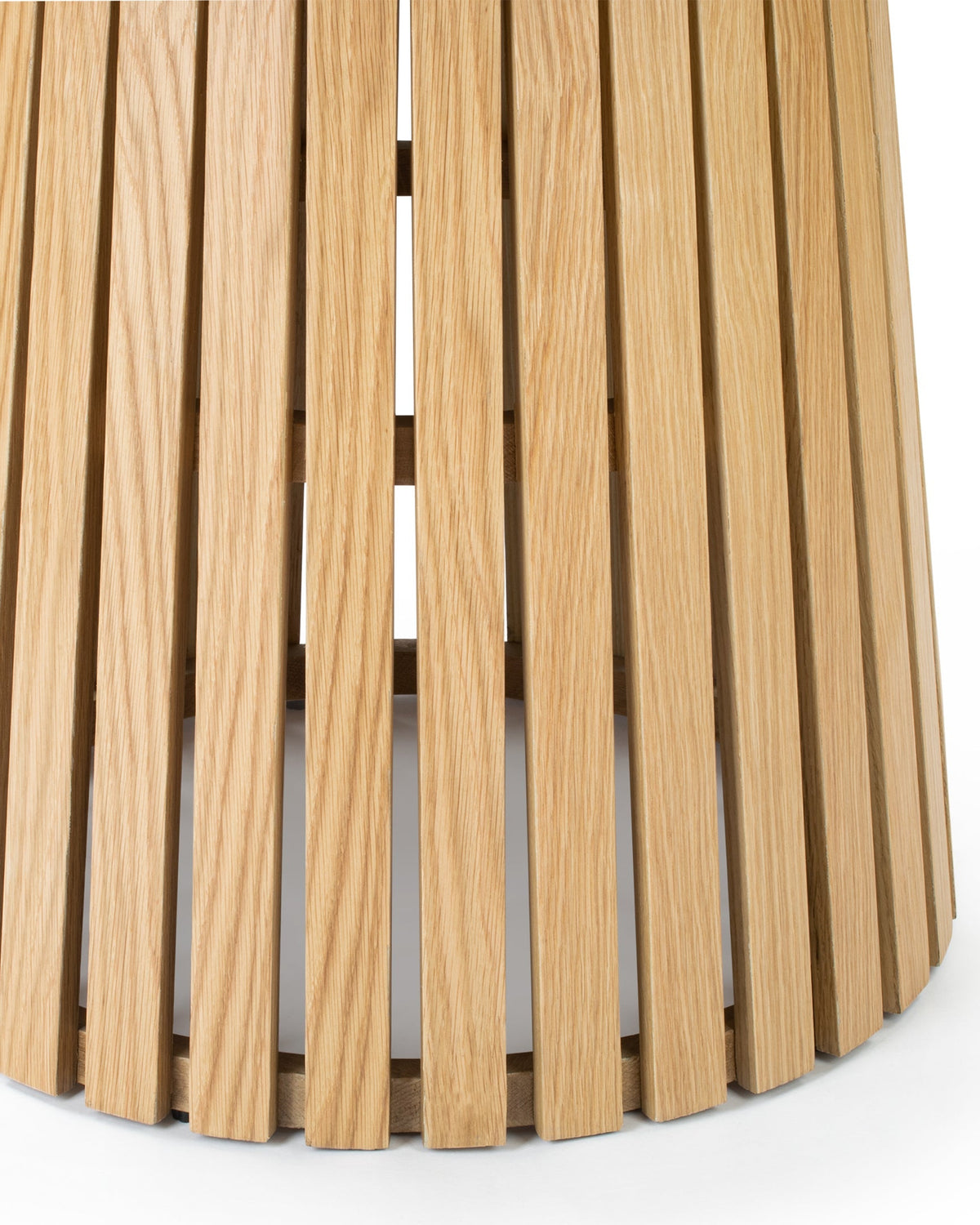 Bluma™ dining table | oak wood veneer top - tables bluma | modern | madorne