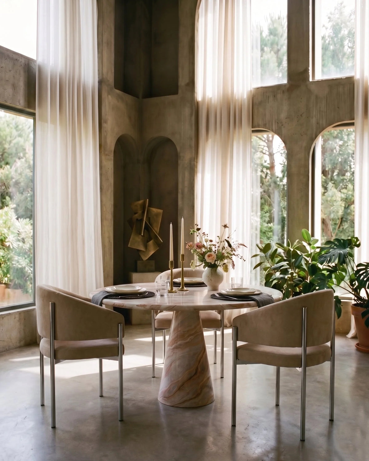 Esma™ barrel dining chair | metal frame - chairs curved with | madorne