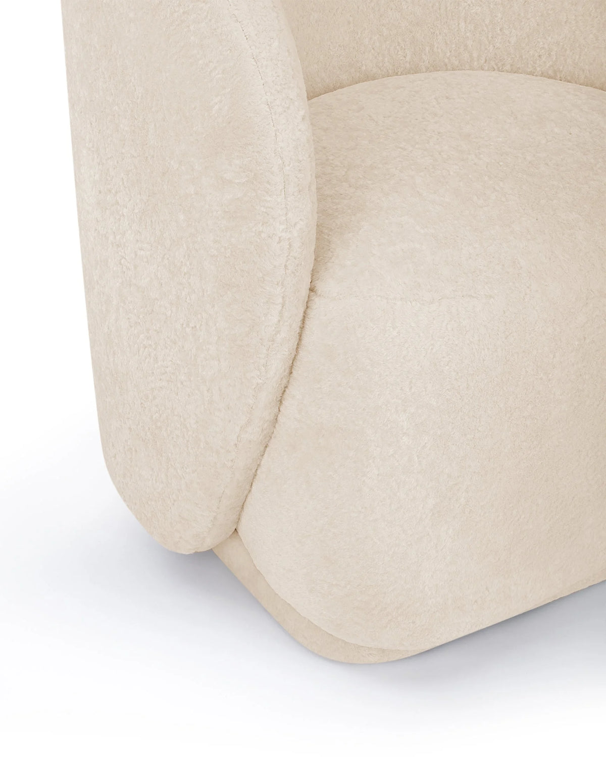 Essa wing™ lounge chair | sculptural upholstery - chairs wing | designer | madorne
