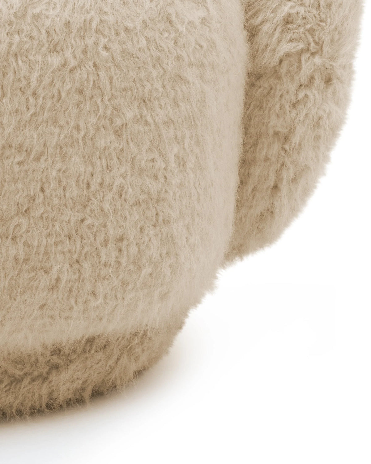 Jolie 18™ lounge chair | curved upholstery - chairs 18 | designer | madorne