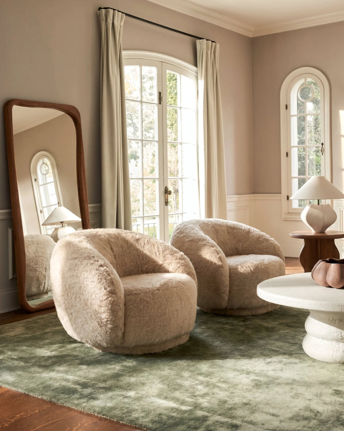 Jolie 18™ lounge chair | curved upholstery - chairs 18 | designer | madorne