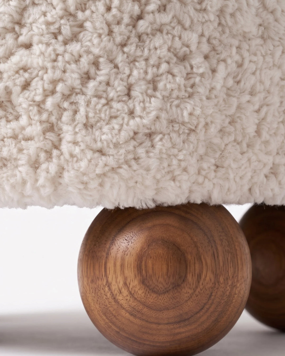 Luno™ Ottoman | Long-Hair Sherpa