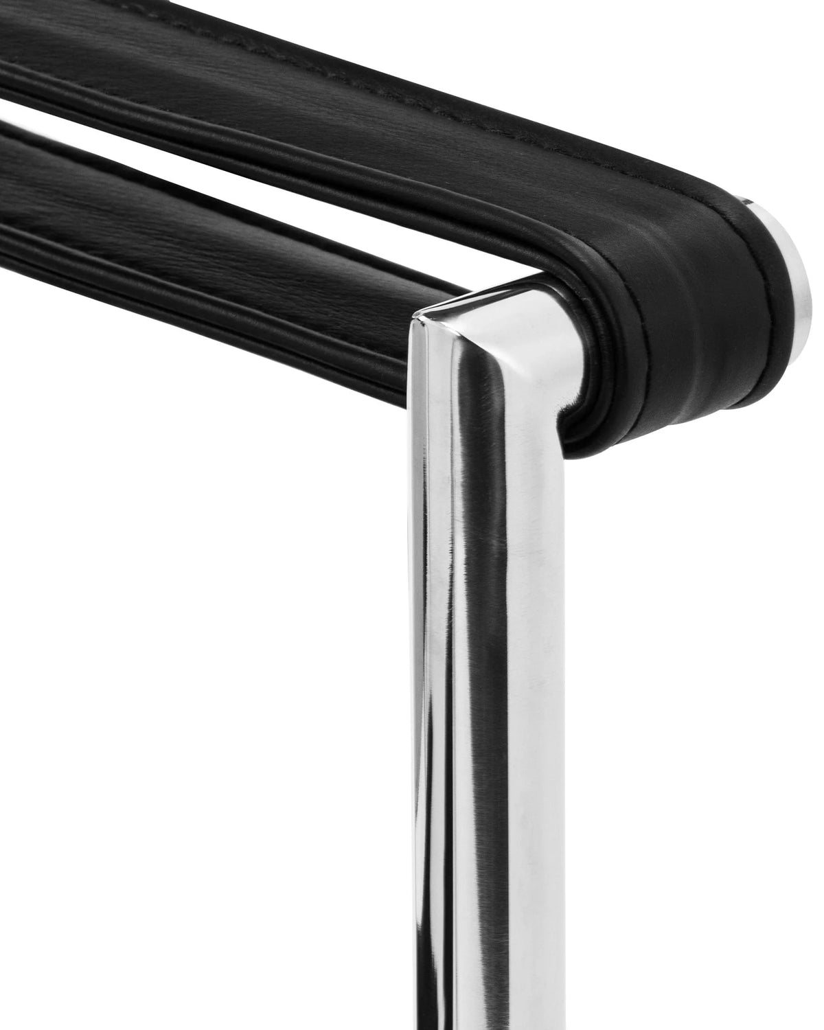 Modulor petit 28™ lounge chair | tubular steel - chairs 28 | madorne