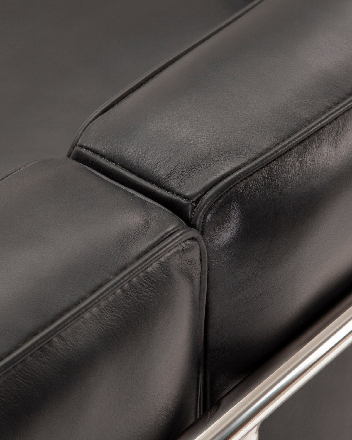 Modulor petit 28™ three-seater sofa | black leather - midnight premium / three seater / modele - 3 seaters 28 | madorne