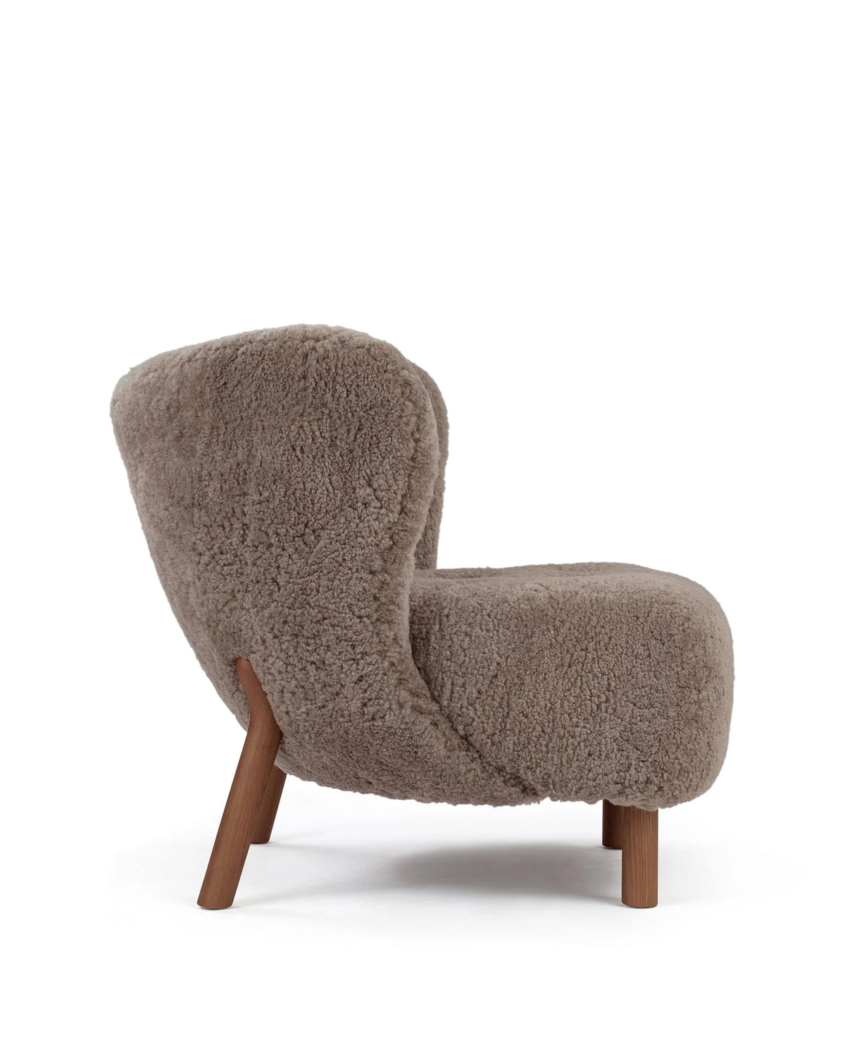 Petral 38™ lounge chair | winged back - chairs 38 | designer | madorne