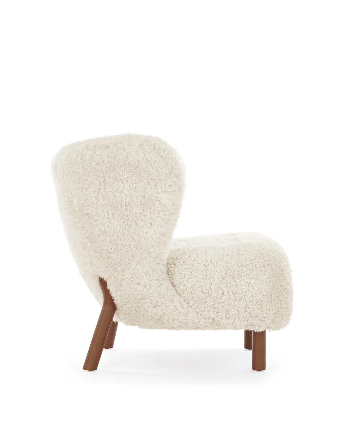 Petral 38™ lounge chair | winged back - chairs 38 | designer | madorne