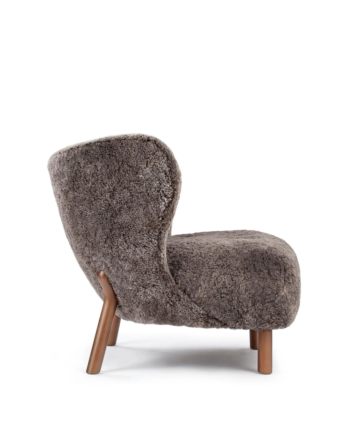 Petral 38™ lounge chair | winged back - chairs 38 | designer | madorne