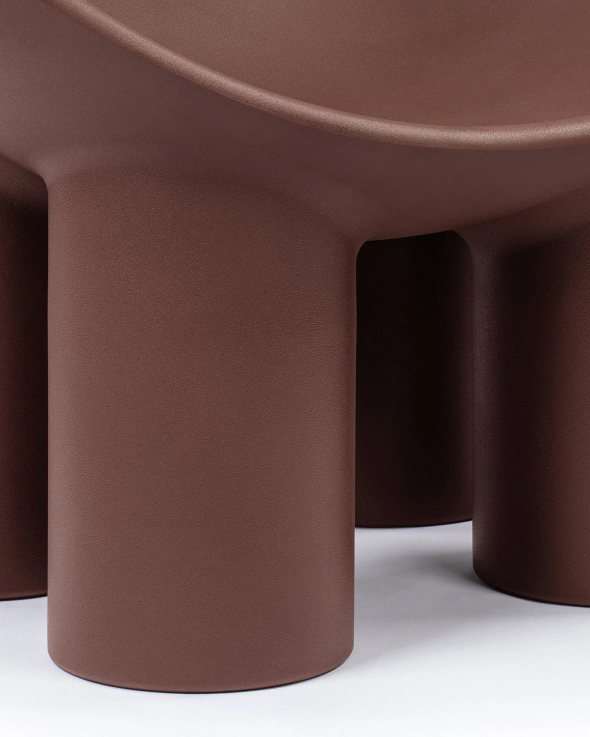 Roly 14™ outdoor chair | molded shell - dining chairs 14 | madorne