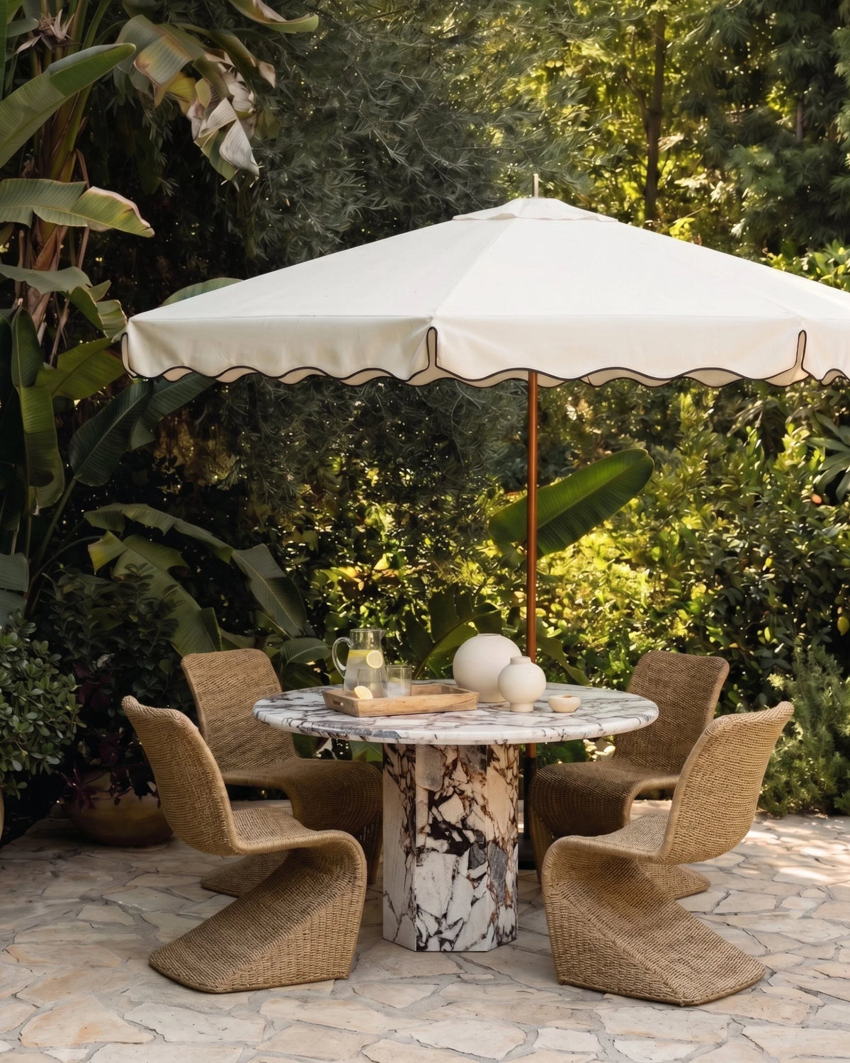 Sagan 47™ concrete dining table | stone-effect finish - tables 47 | madorne