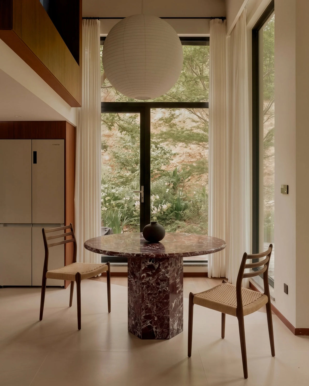 Sagan 47™ round dining table | sculptural pedestal - tables epic table-inspired | madorne
