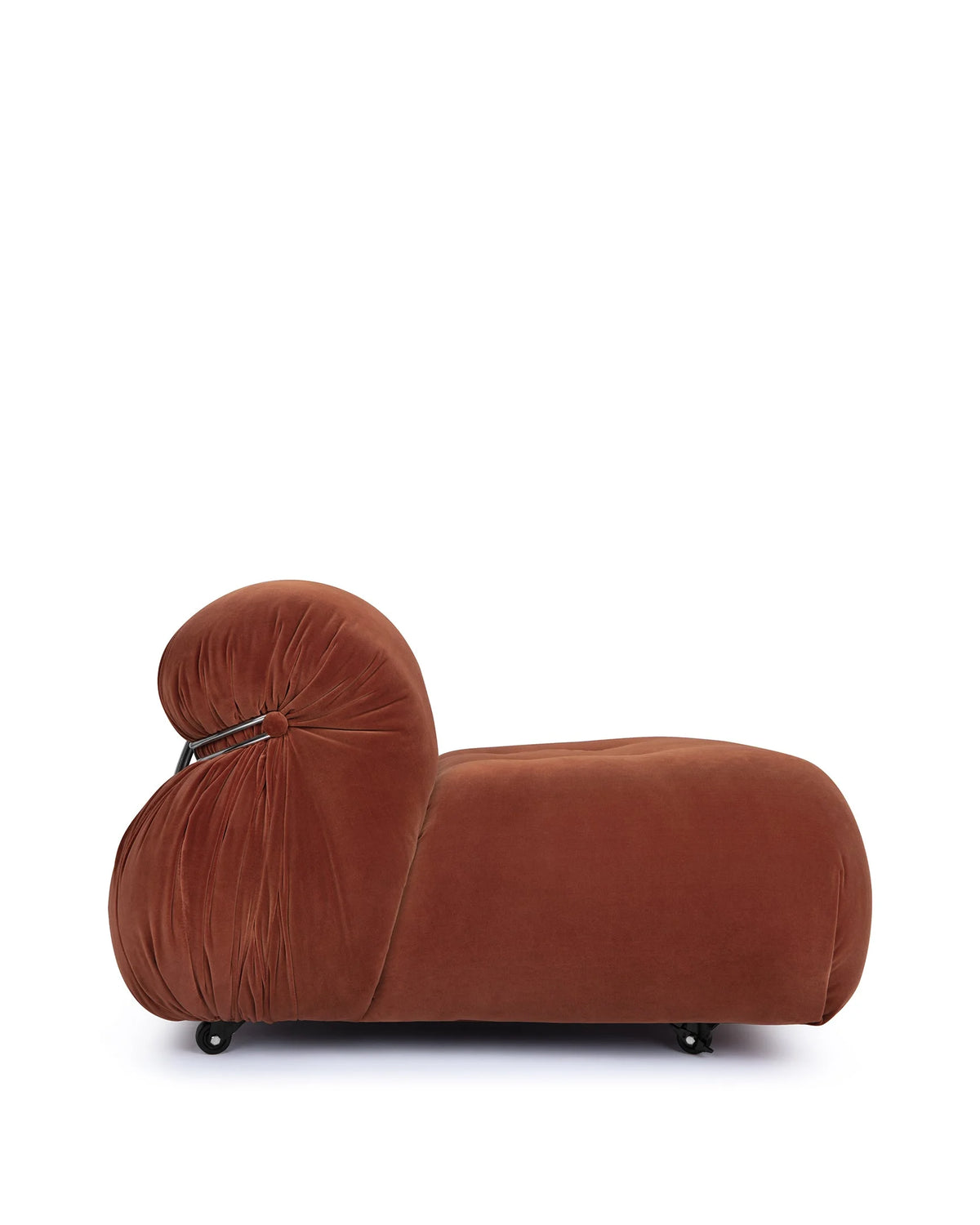 Soria 69™ lounge chair | sculptural upholstery - chairs soriana-inspired by scarpa | madorne